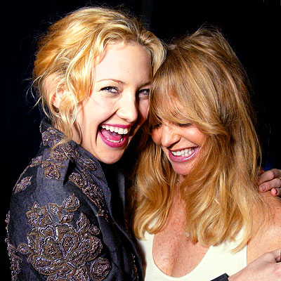 These two yummies are mother and daughter - Goldie Hawn and Kate Hudson (who is mummy to another blonde - her son Ryder)