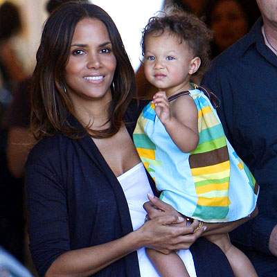 Halle's Nahla is already upstaging mummy in the cute stakes (photo instyle.com)